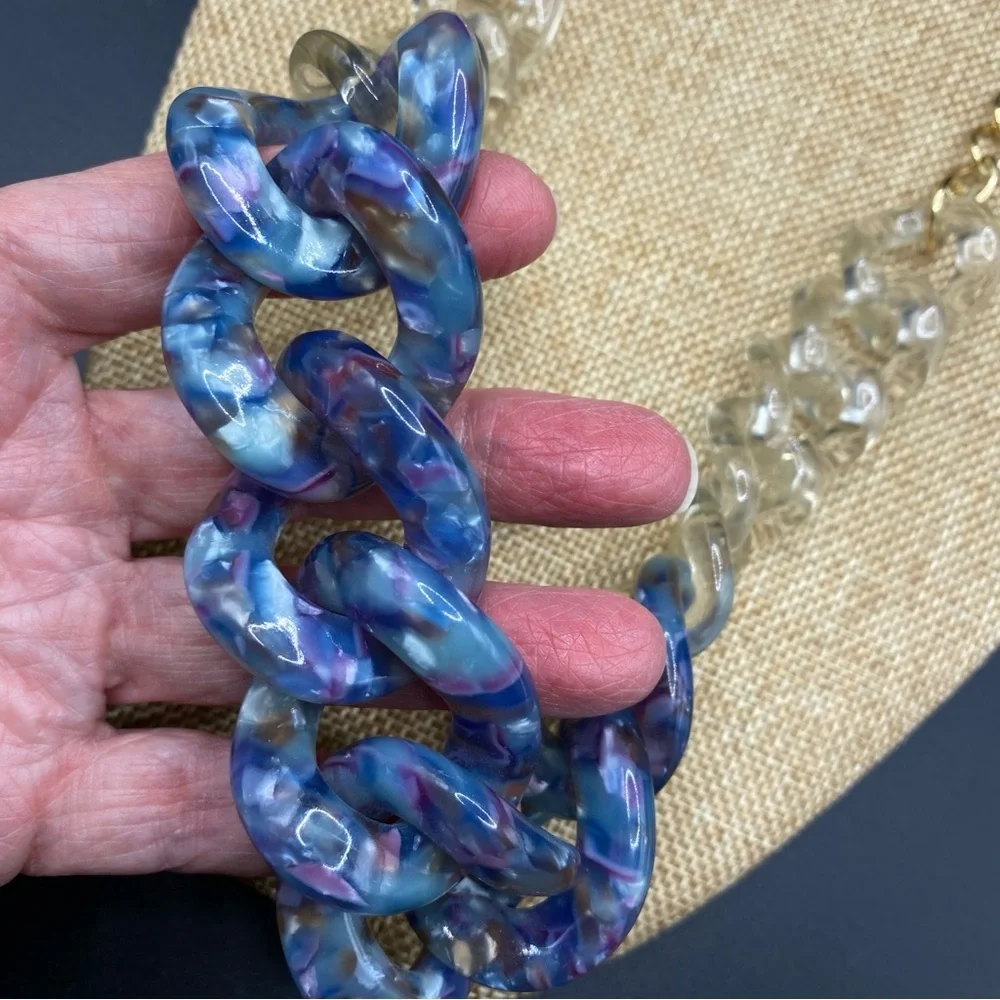 BAUBLE BAR Blue & Clear Acrylic Link Statement Necklace